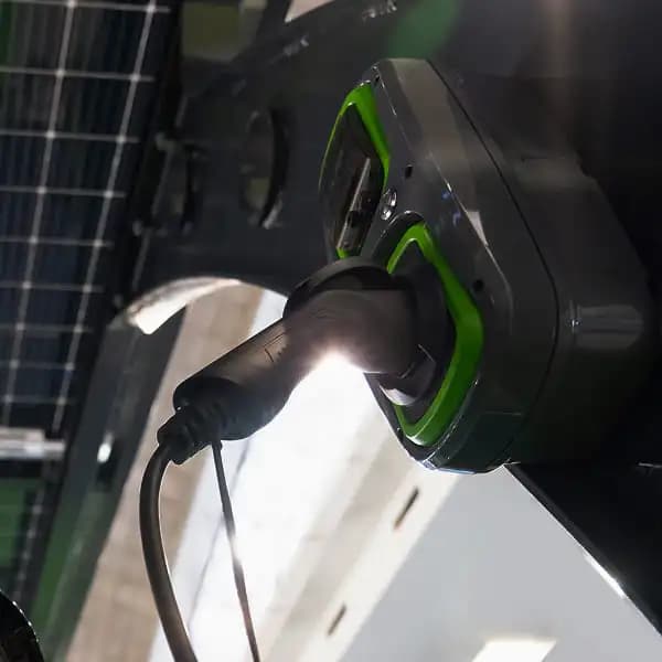 Rechargez votre voiture électrique en produisant votre énergie verte.