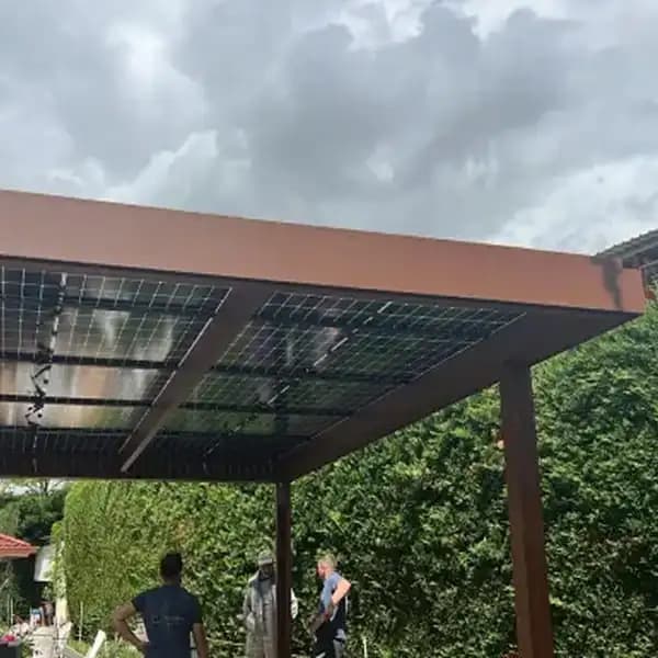 Le carport solaire, un investissement durable